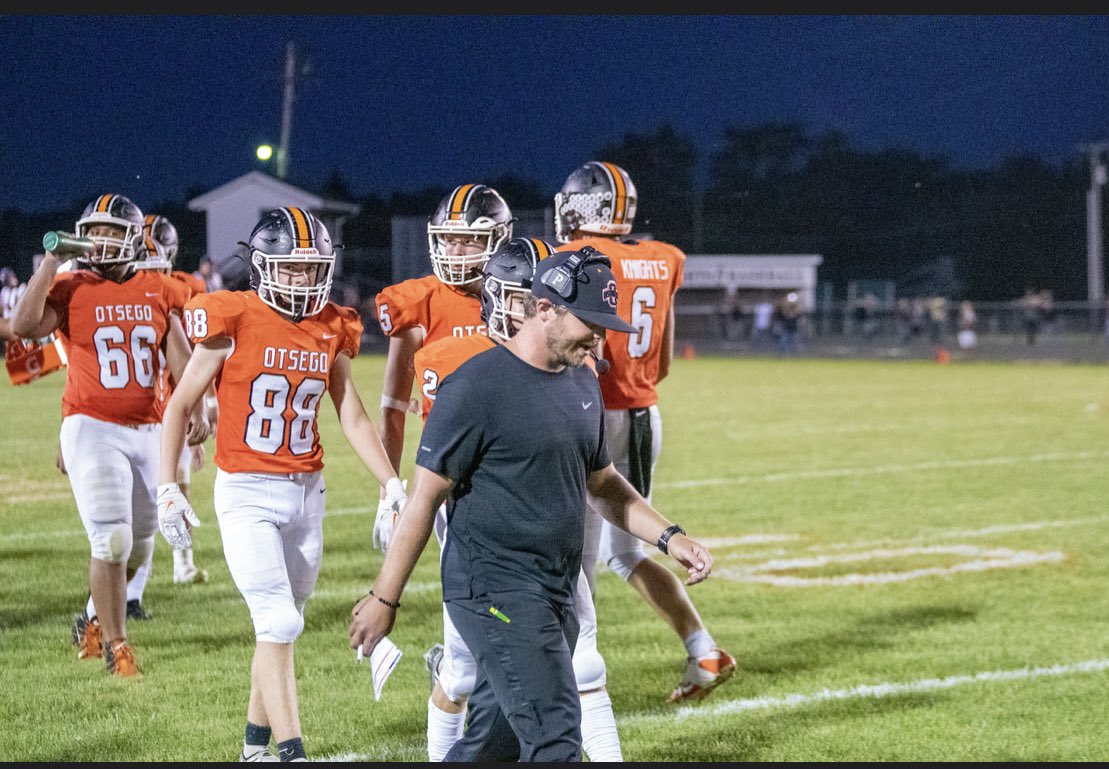 hfeehan's tweet photo. Tough loss, but I love watching Cohen doing what he loves! 🧡🖤🤍🏈 @cohendfeehan https://t.co/C56C1CJvrj