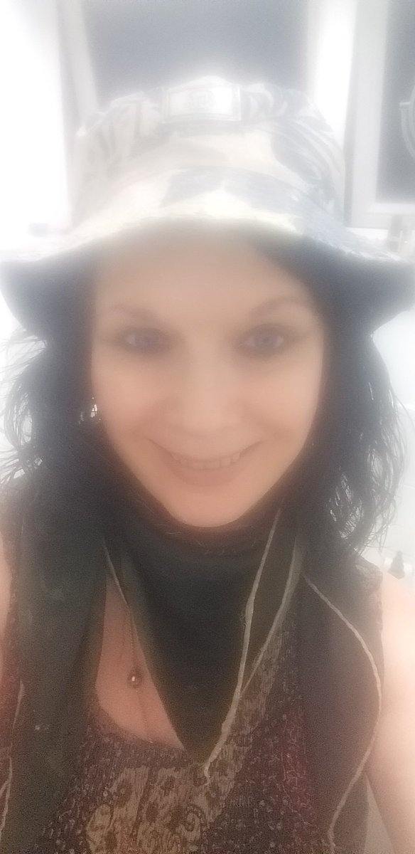Bono66020372's tweet photo. #Selfie taken #29thAugust . I #watching #New : #SidJames #ComedyIcon in #Channel5 & at #9PM on #blaze there's - #Cursed : #TheBellWitch & #TheRealConjuring : #OurStory at midnight on #BlazeTV have a #HappyWeekend #WhatsonTV? #Documentaries & #movies on a #SaturdayNight #Spookies https://t.co/vHx0TVhJOp