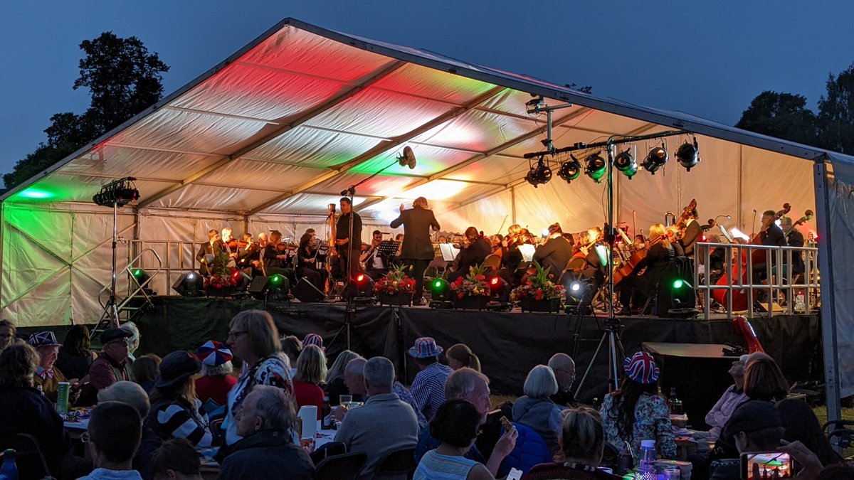 policeorchestra's tweet photo. Your soloists for this evening - Anando Mukerjee and Claire Prewer #lichfieldproms #bpsoproms #lightyuppythings https://t.co/SMqZIKgT7T