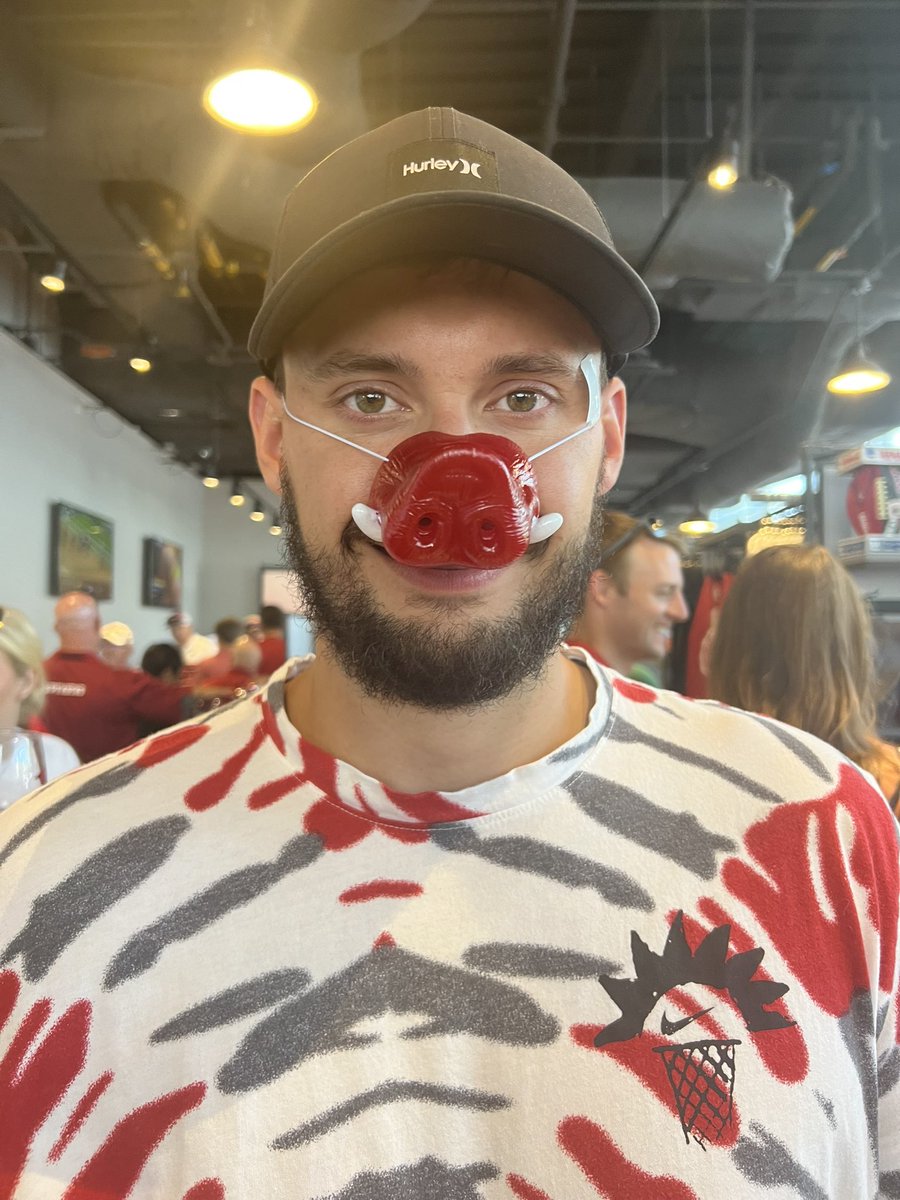 Tiff0020's tweet photo. #WPS #woopig #razorbacks https://t.co/1zgM13FNRL