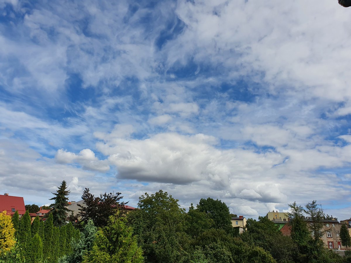 Ane_Hor's tweet photo. Clouds ☁️☀️ https://t.co/YbcBvFNv4l