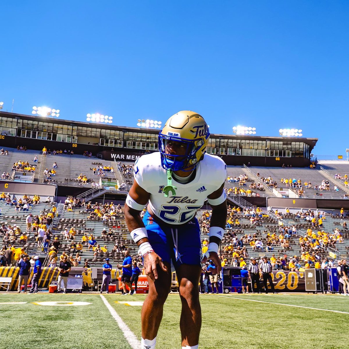 TulsaFootball's tweet photo. Bout that time ⏳

#ReignCane👑🌀 https://t.co/NHLPAd2yxT