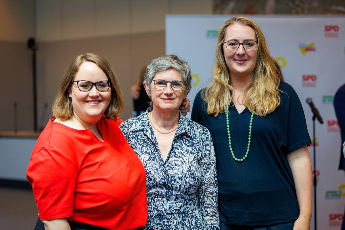 Klug, verantwortungsvoll, sympathisch, eine starke Frau, unsere Parteivorsitzende ⁦<a href="/Ricarda_Lang/">Ricarda Lang</a>⁩. Freue mich jeden Tag, sie zu kennen und mit ihr und vielen anderen starken Frauen bei ⁦<a href="/Die_Gruenen/">BÜNDNIS 90/DIE GRÜNEN</a>⁩ zusammen arbeiten zu können.💜