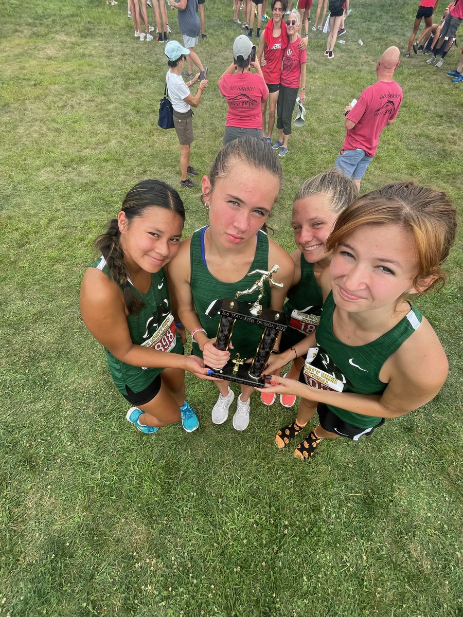 pine_cross's tweet photo. Girls team won 2nd today in the Marty Uber invite at Cal U, first race of the year!! Congrats to Natilie, Breanna, Mary Claire, Lucas, and Ben for placing in the top 25!🤘💯🔥🥶 https://t.co/z7HV2A4vSd