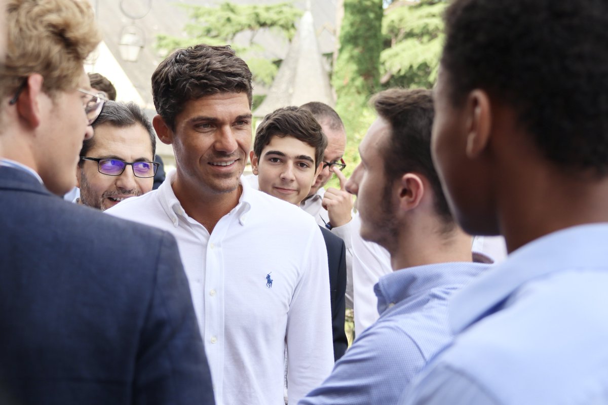 AurelienPradie's tweet photo. Formidable accueil et belle mobilisation à Angers pour le campus de rentrée des @JeunesReps. Une génération engagée, tournée vers l’avenir. Une génération de conquérants. https://t.co/bRJAyw3NpN
