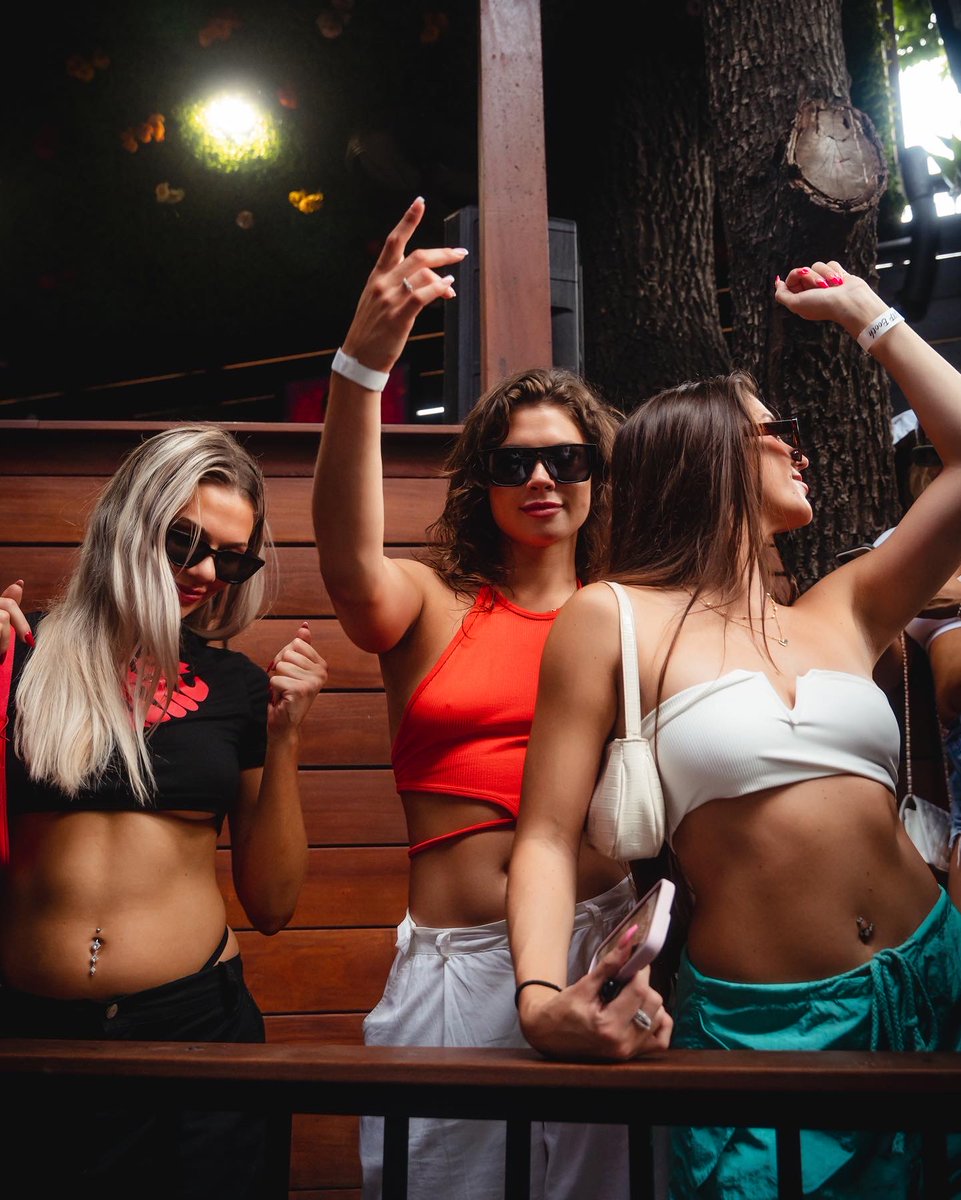 unkwngroup's tweet photo. Sunday funday vibes >>> #BrunchMadeMeDoIt https://t.co/WhnOcY2Alb