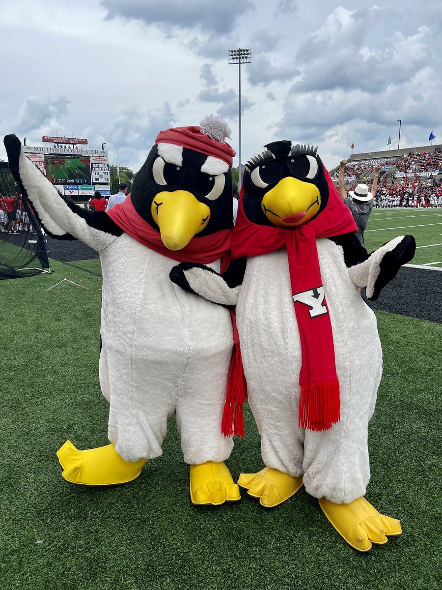 RT to show Pete &amp; Penny some love! ❤️🤍