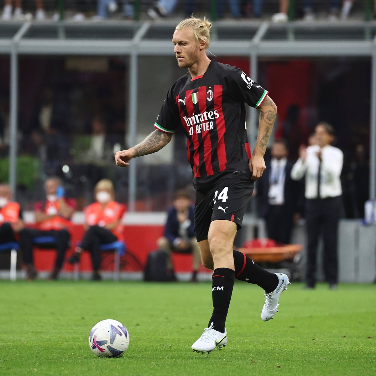 simonkjaer1989's tweet photo. Grande vittoria👏
Super derby win🔥
#SempreMilan❤️🖤 https://t.co/bVkLO0Ioa9