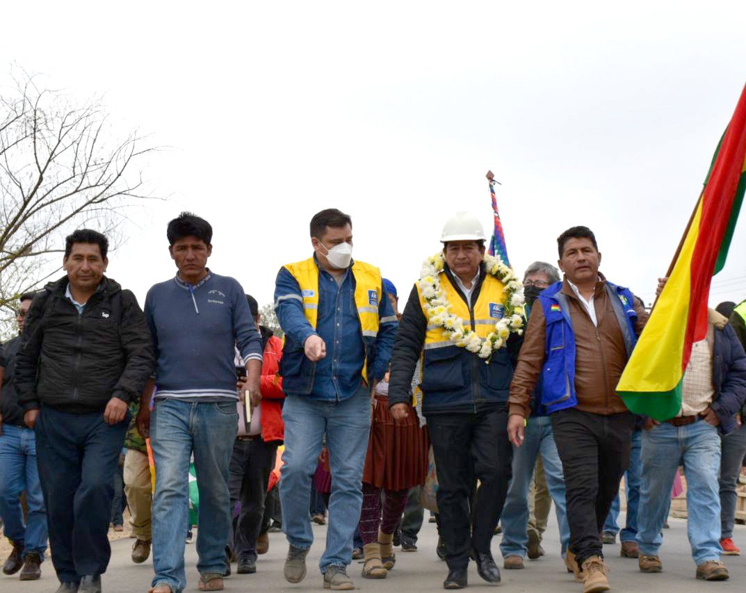 EMontanoRojas's tweet photo. Continuamos el recorrido de inspección de los tramos uno, dos y tres de los Proyectos de Rehabilitación Carretera #Bermejo - #Mairana - #Mataral - #Comarapa. https://t.co/bNdxxHEyd5
