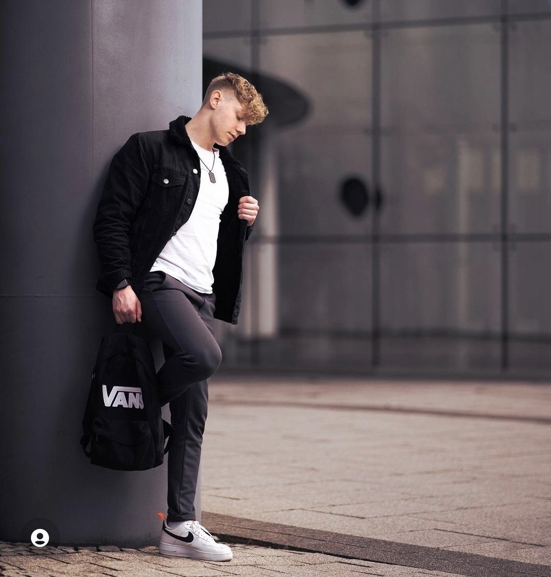 HottiesinAF1's tweet photo. #HottiesInAF1
👟🧦👟🧦
#Nike #Airforce #Airforceone #Airforce1 #AF1 #NikeAF1

#airmax #WhiteSox #whitesocks #gaysocks #gaysneaks #sneakers #sneaks #kink #gaykink
#nike #tn #gay #socks #nicesmell #smellysocks #smellysneakers #sneaks #dirtysocks #gayfetish #sportsgear #sneakerporn https://t.co/AiRAugoahF