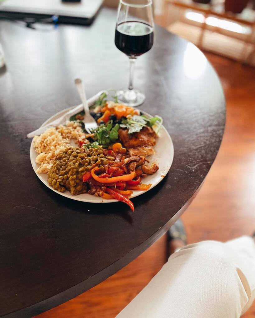 LittleRedFender's tweet photo. White pants and red wine AND blueberries AND curry AND balsamic?!

Bold choices are being made today 😂

#risktaker #chile #wishmeluck #foodie https://t.co/cWNTO9UCOE https://t.co/JssWGeEjme