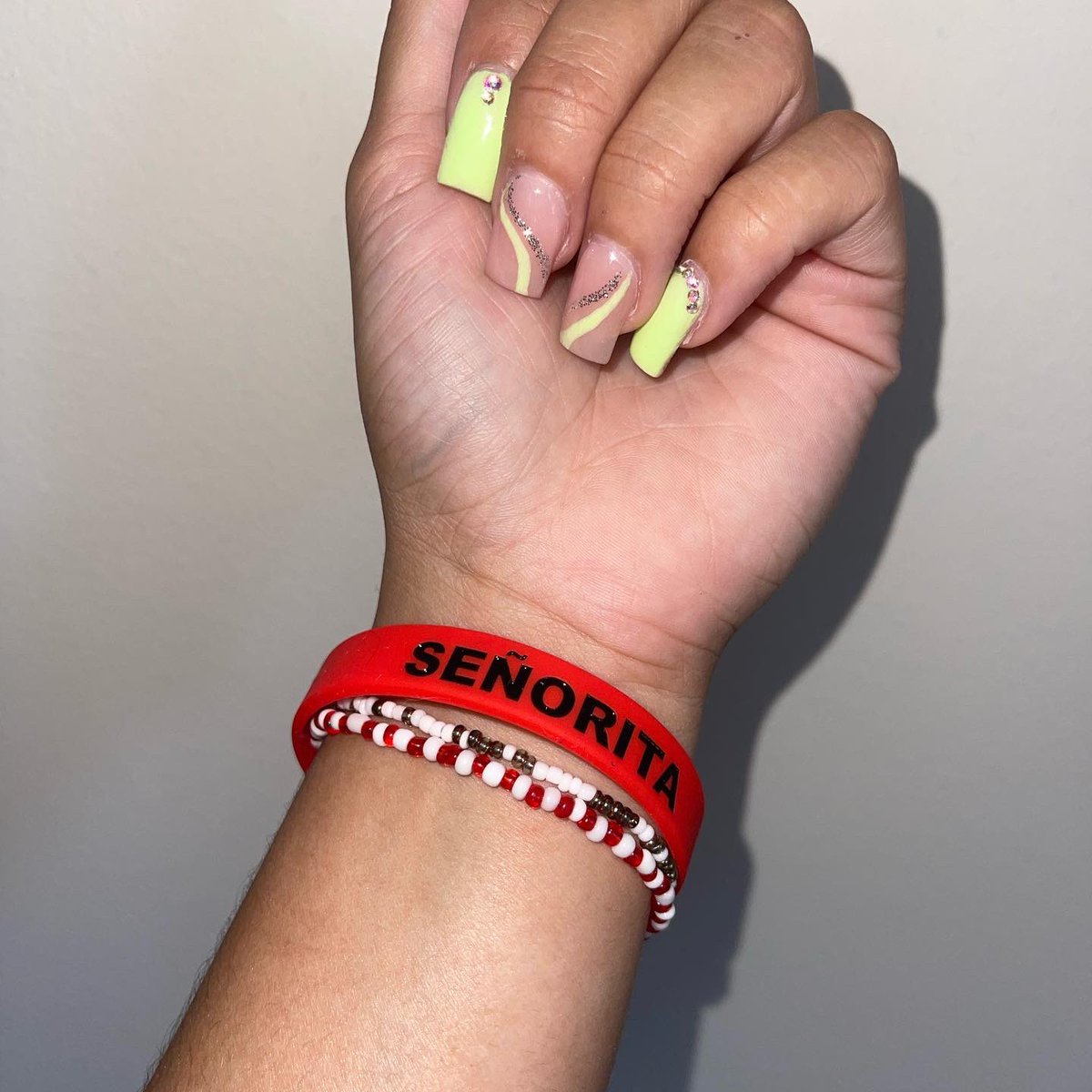 SLU_MU's tweet photo. Hermanas 💃🏻 check this out 📣 

The Marvelous Mu Chapter of Sigma Lambda Upsilon/Señoritas Latinas Unidas Sorority Inc., has got you covered with our 4 different wristband sale! 😉 Enjoy your new favorite SLU accessory. https://t.co/SCgw9sEpEe