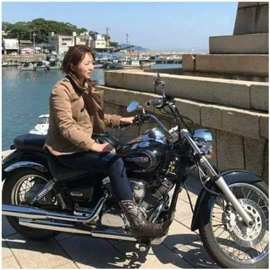 k_works's tweet photo. 名前:kimi
性別:♀
住み:広島県
好き:ハンドメイド
　　 バイク(ﾄﾞﾗｯｸﾞｽﾀｰ250)
　　(2013FXDLﾀﾞｲﾅﾛｰﾗｲﾀﾞｰ)
　　 エスニック、小鳥、パクチー
#バイク乗りとして軽く自己紹介
#バイク女子と繋がりたい
#バイク好きと繋がりたい 
#バイク乗りと繋がりたい
#ドラッグスター
#FXDL https://t.co/DWX2sY83hN