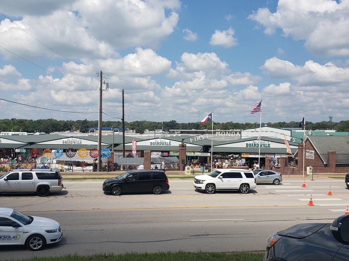 jarahwright's tweet photo. First Monday Trade Days in Canton #ExplorerMode https://t.co/IaLQpW3AqC