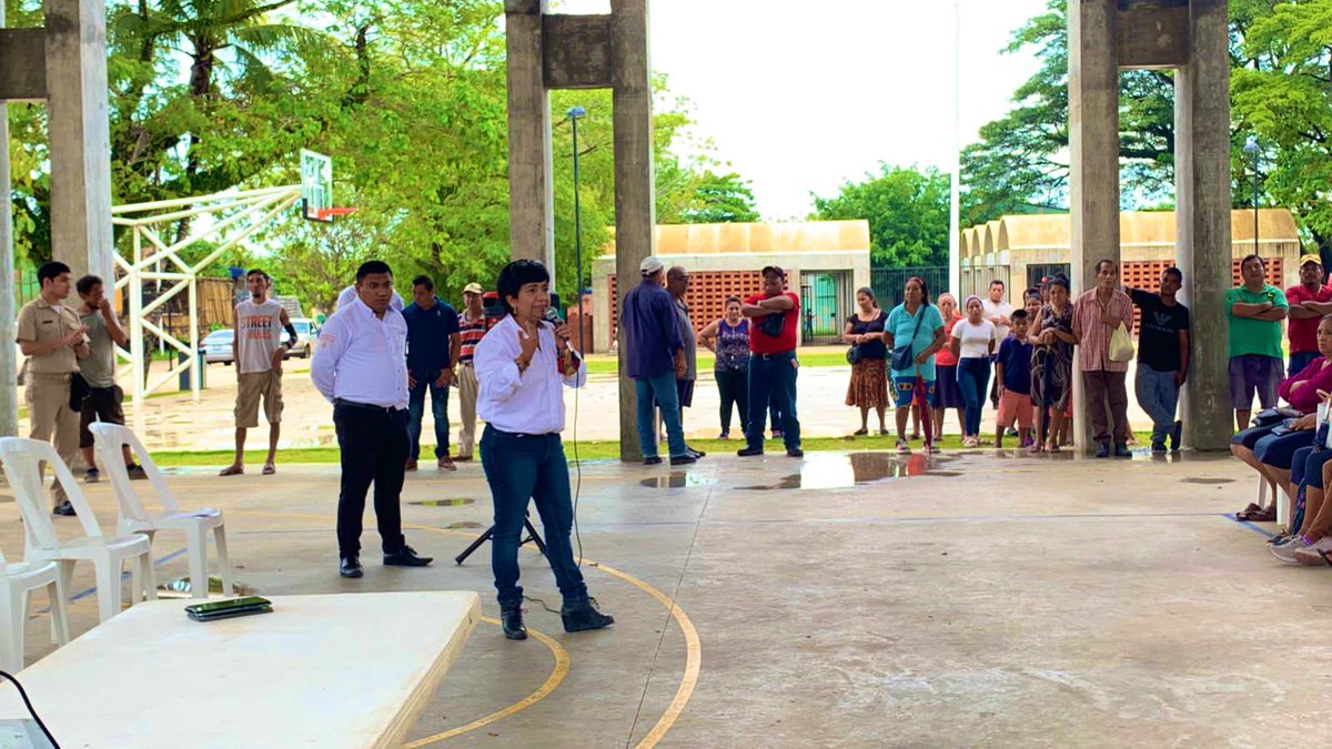 Conavi_mx's tweet photo. Junto con @SEDATU_mx, @SEMAR_mx, @RAN_Nacional y @bienestarmx ; realizamos asambleas informativas con las familias aledañas a la vía de la línea FA en #Palenque, #Chiapas https://t.co/N5axe7XzNA