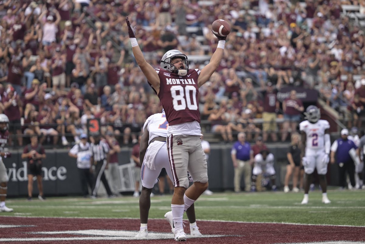 MontanaGrizFB's tweet photo. Our guy @mitchmaster3000 is straight 🔥 with 2 TDs in the first quarter!

#GoGriz #RTD https://t.co/UzHLTQUrg8
