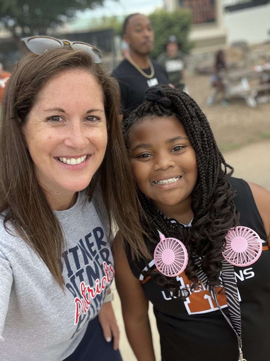 Thanks <a href="/KellHighSchool/">Kell High School</a> for celebrating us! Proud to be part of this #commUNITY <a href="/patriotsccsd/">Pitner Patriots</a>