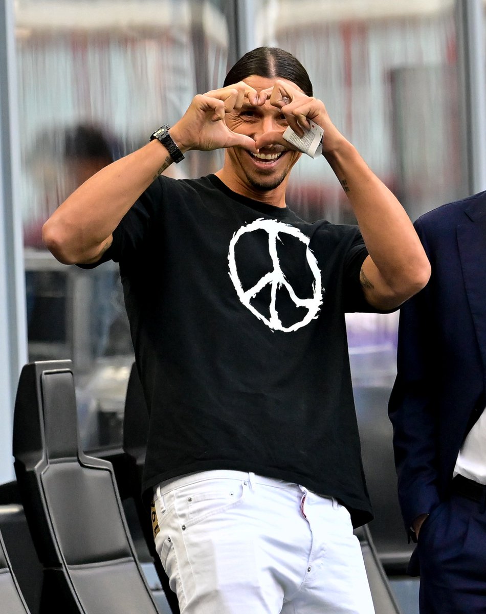 Ibra_official's tweet photo. Peace and Love and @acmilan https://t.co/sbYHGGhk3U