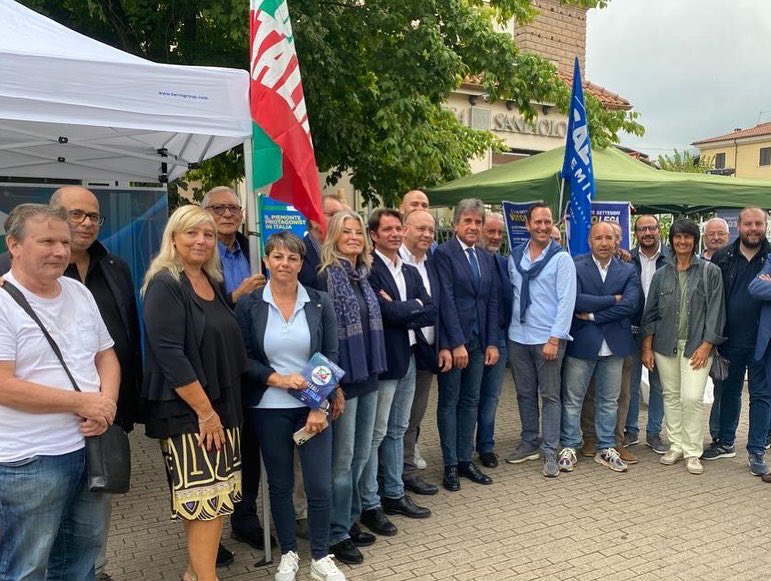 Maria_Rizzotti's tweet photo. Incontrare, confrontarsi e spiegare il nostro programma per la #crescita. Meno tasse, meno burocrazia, più investimenti, più sicurezza.
@forza_italia e il centrodestra sono la vera forza alternativa alla politica dei NO. https://t.co/UDNl8KTVmW