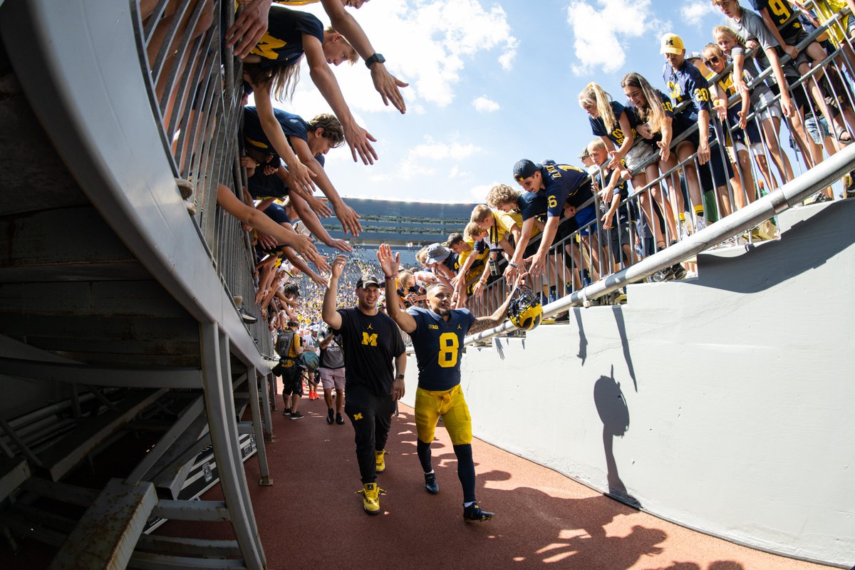 UMichFootball's tweet photo. Good to be back!

#GoBlue https://t.co/mHo1yvDjxq