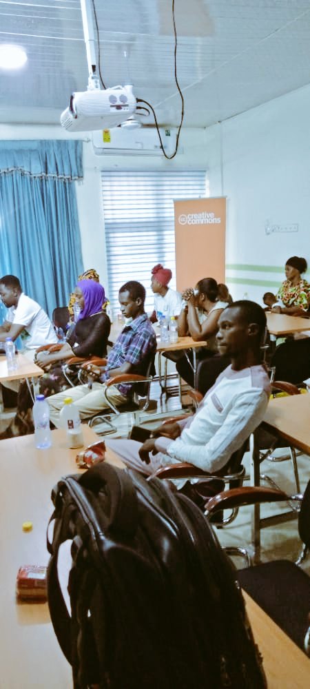 Moore_Wikimedia's tweet photo. Moore wikimedians in-person training session at the office of @dagbaniwiki 
#wikivibrance2022
#internationalyouthday2022 https://t.co/rimgCnG2a4