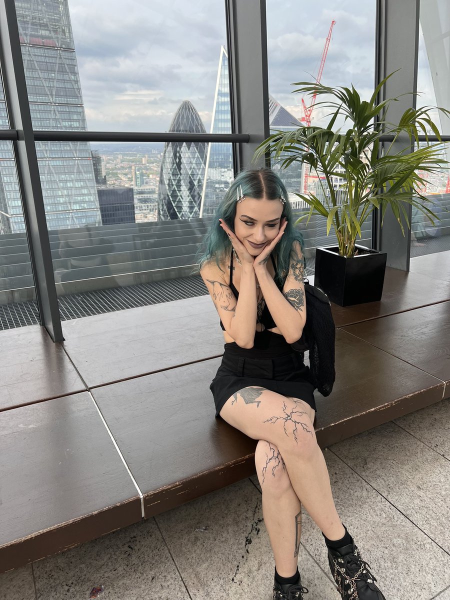 indrė 🦋 tweet media