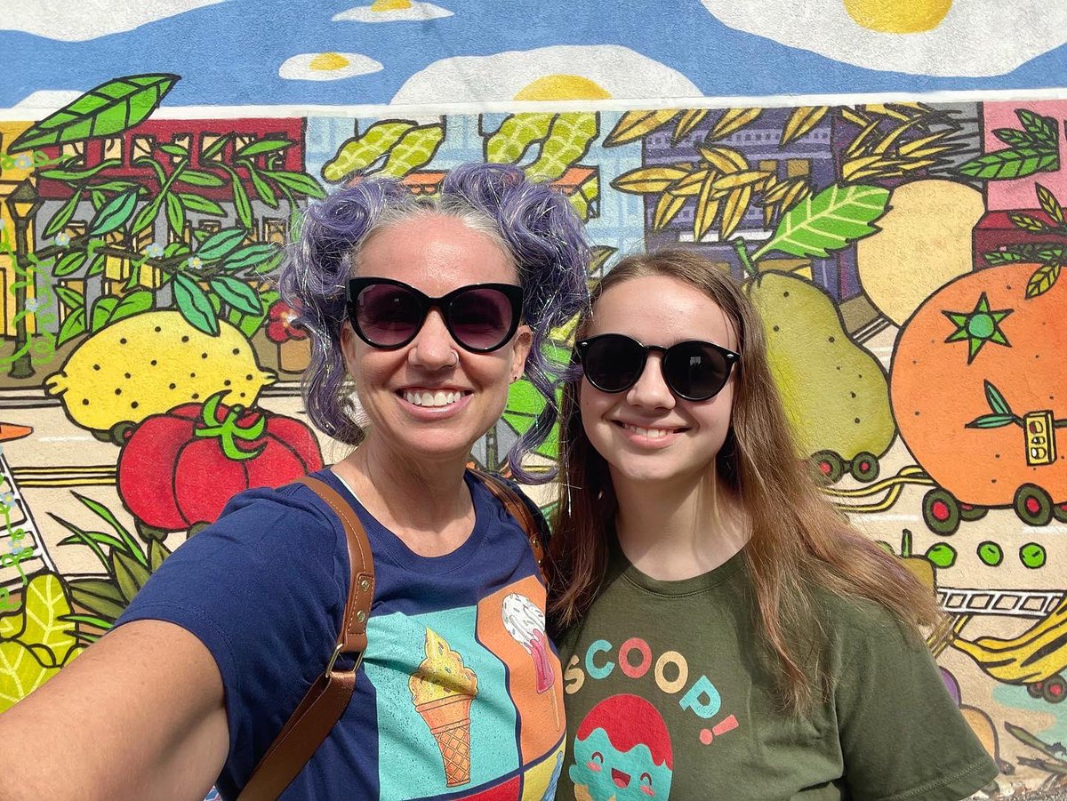kfay's tweet photo. Food adventures:
🍦Mitchell’s ice cream in Ohio City
🥖Next, the Westside Market. We may have walked out with enough bread to feed a city!
🍦And finally, Mason’s Creamery. Alex had cookiesNcream in an egg bubble waffle. I got pineapple cherry sorbet and a vegan Korean corn dog https://t.co/72bg3SvrFW