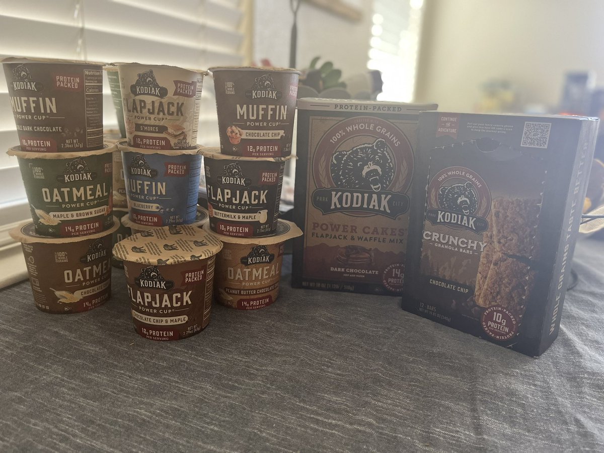 mckheather's tweet photo. @KodiakCakes can you tell my 14 year old son loves your products for breakfast, after workouts, and even dessert? Nutritious and full of protein is a win win https://t.co/9dMCEKmPqW