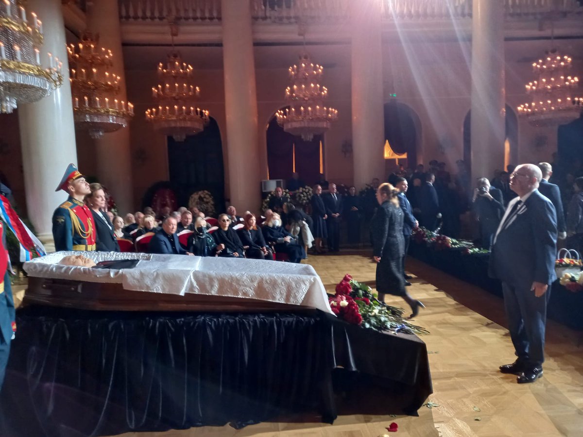 PierreLevyDiplo's tweet image. Hommage de la France et du peuple français au Président Gorbatchev.
Дань уважения Франции и французкого народа Президенту Горбачеву. @Elysee @francediplo @FranceEnRussie #Gorbatchev