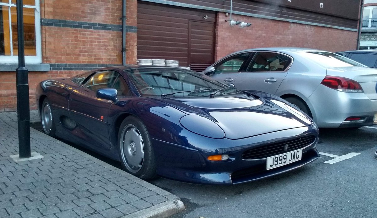 The winner. Parked outside a pub.
#tbecaryears #xj220 #readitandweepvicki