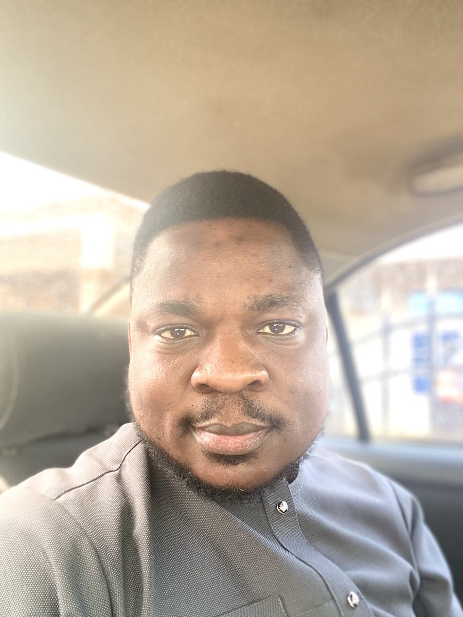 Vickrock02's tweet photo. Weekend Owanbe #partythings😉😊 https://t.co/mXcZkJnsq5