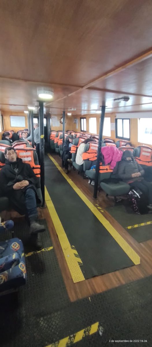 MTTLosLagos's tweet photo. ⛴ ¡Zarparon ya los primeros recorridos gratuitos con habitantes de sectores aislados de nuestra región viajando a votar! 🗳
Se trata del servicio marítimo Inio-Quellón -4 horas de navegación- 🛳️ y el servicio fluvial birregional: Río Bueno: La Barra-Trumao. 🚤
#MTTPlebiscito https://t.co/TF5jZYtKx5