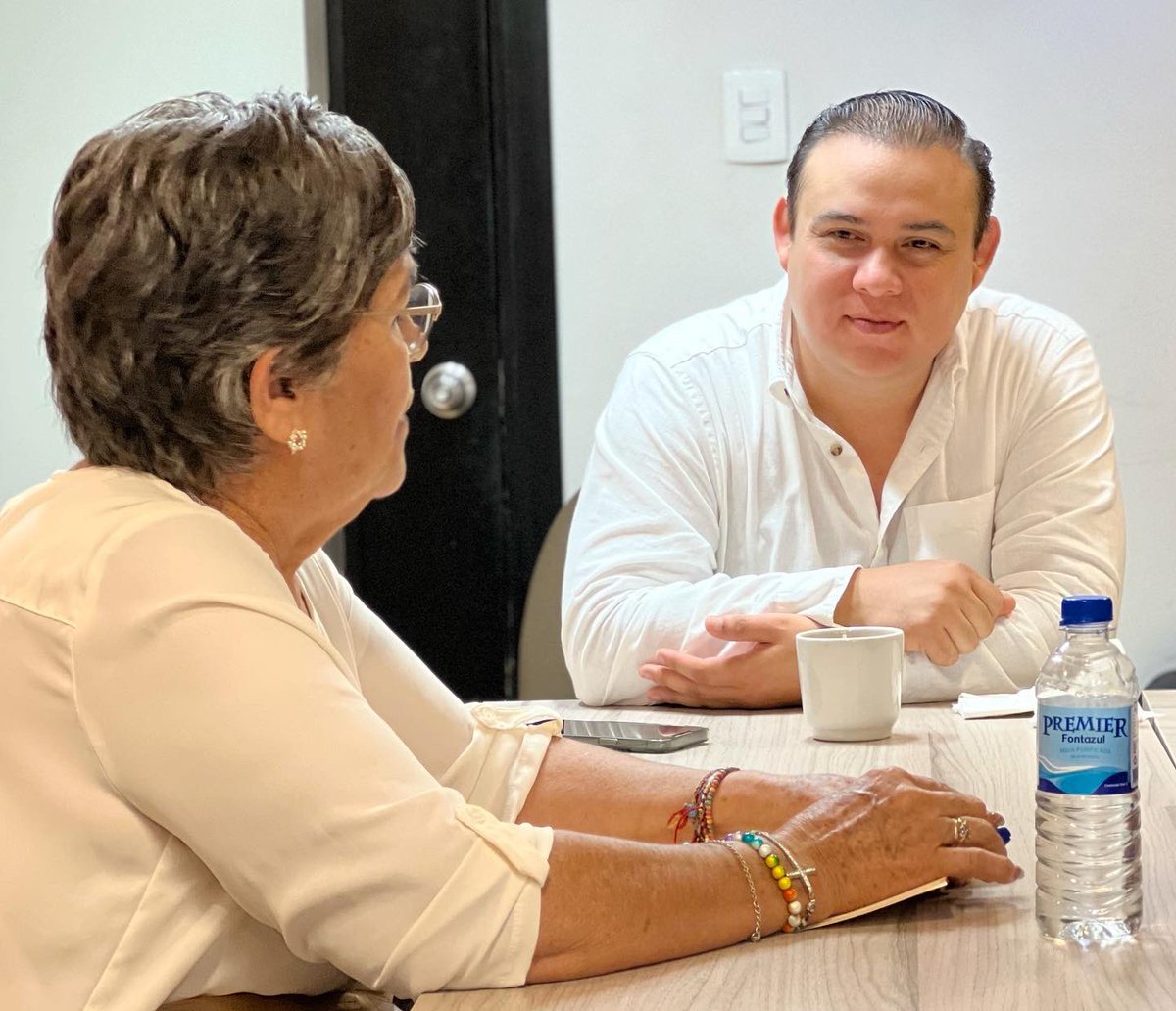 Memo_diaz's tweet photo. Reunión de trabajo convocada por nuestro Secretario de Gobierno Alvaro Bracamonte, donde estuve presente en compañía de Tadeo Amavizca Titular de CEDEMUN, con el objetivo de revisar las Prioridades Municipales presentadas por las y los Alcaldes. https://t.co/ME5s0IqBeW