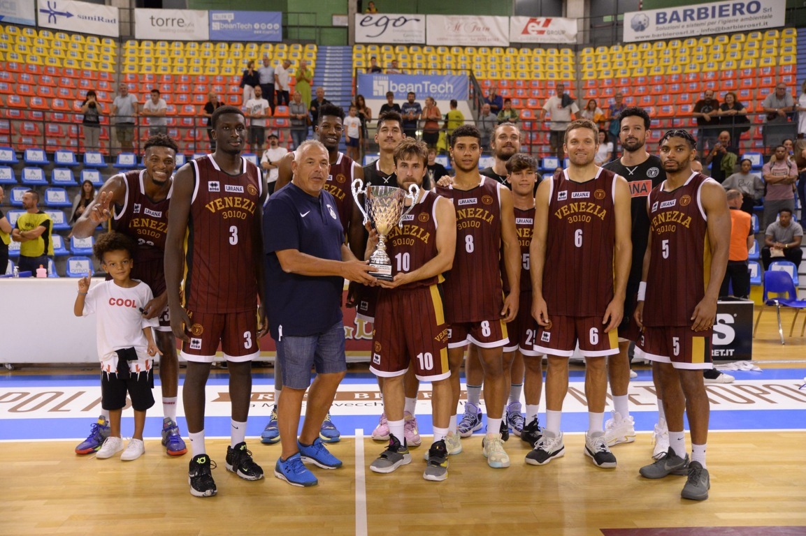 <a href="/LegaBasketA/">Lega Basket Serie A</a> #precampionato 2022-23 la <a href="/REYER1872/">Reyer Venezia</a> sconfigge anche @PallTS e si aggiudica il memorial Pajetta. Il 3°posto è di <a href="/apudine/">Apu Udine</a> che ha la meglio su <a href="/basket_torino/">Reale Mutua Basket Torino</a> by <a href="/ClauS22689505/">Claudia Simionato</a>  
➡  all-around.net/?p=213751