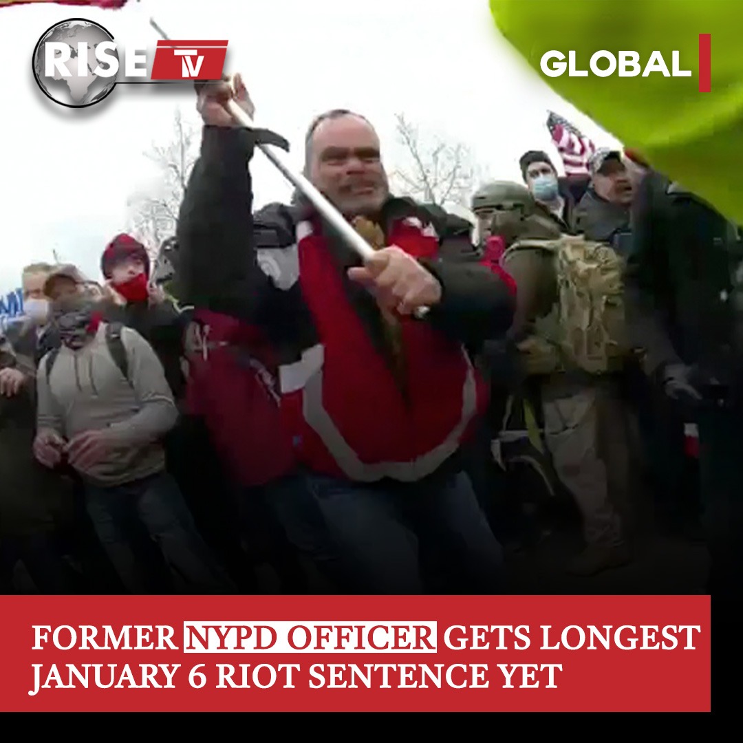 RiseTv_Global's tweet photo. On Thursday, #ThomasWebster, a 20-year veteran of the New York Police Department, was given his punishment for attacking a police officer in Washington, DC, during the incident in May.
#RiseTVGlobal #NewYork #PoliceDapartment #NYPD #Officer #Punishment #Veteran #WashingtonDC https://t.co/qgOnW1bWjW