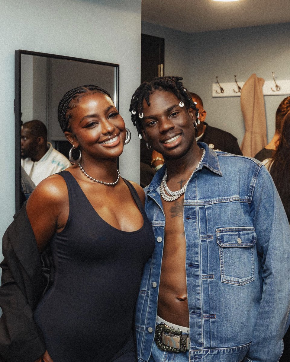 whatsonshuffle's tweet photo. Rema, Justine Skye & Madonna backstage at his #RANDRTOUR, New York City. ๐บ๐ธ๐ https://t.co/zheCNAjie1