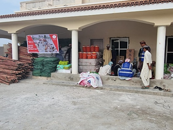 WomenforHF's tweet photo. With over 33 million displaced and over 1000 dead, Pakistan urgently needs help. Donate now to help provide immediate relief to those suffering. https://t.co/FDAzA6APAx https://t.co/brsptXRY0L