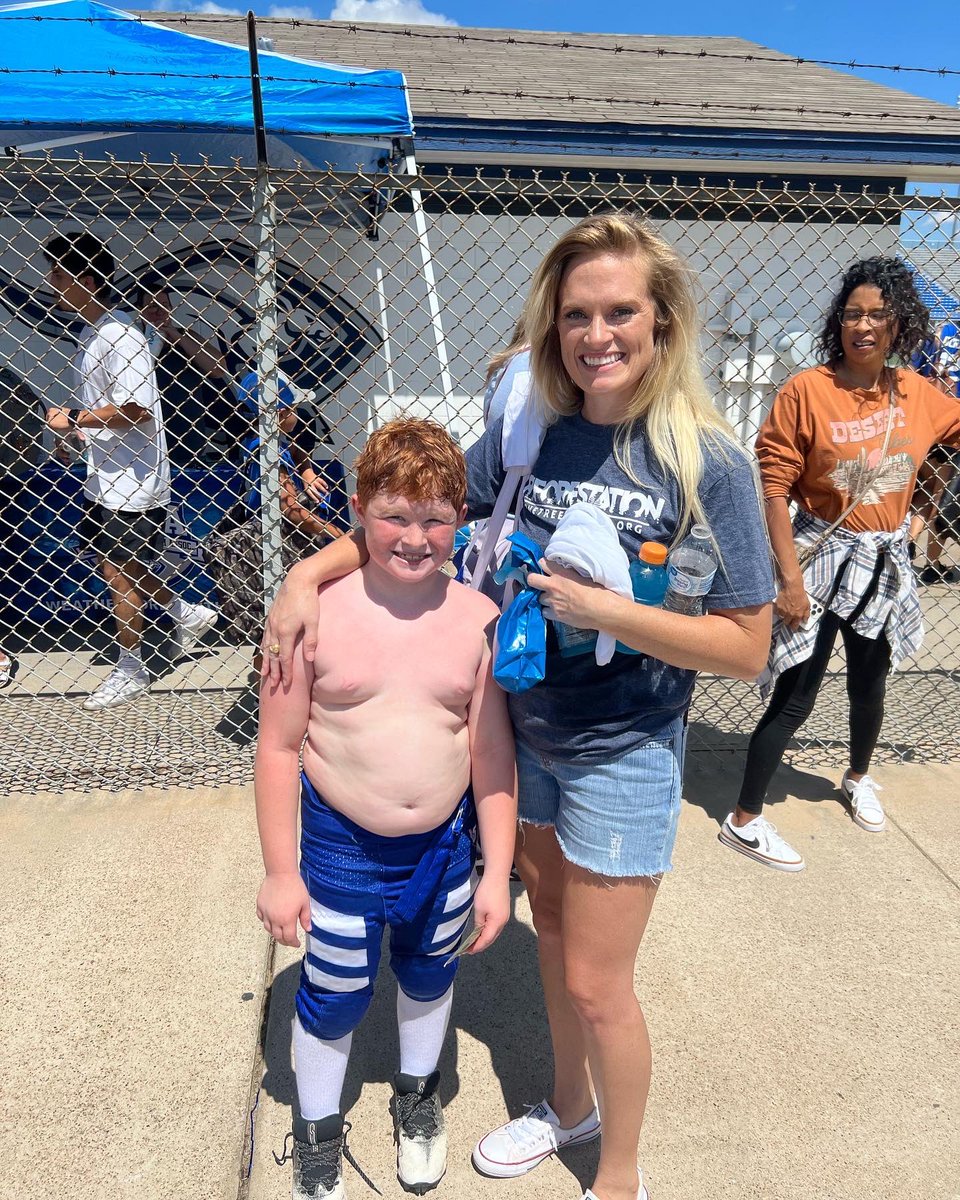 RachelMcG87's tweet photo. 🏈Thanks everyone for showing up to support Resin at his first football game. Roos won 24-0!  #56 🏈 I can’t upload a video but he rocked O line, blocking and throwing kids all over the place. #BigRed https://t.co/nZge7syeyL