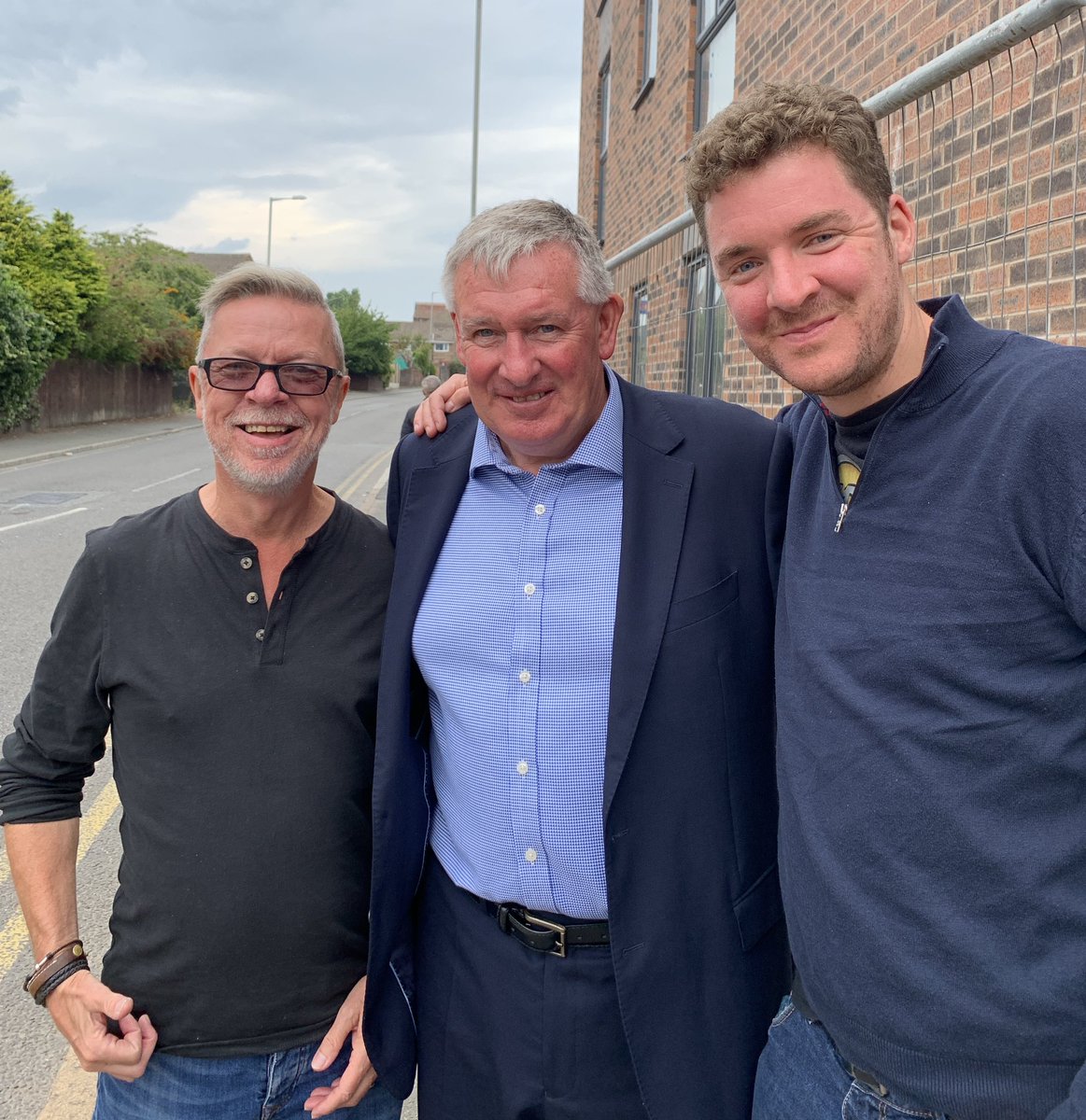 Bloodrider's tweet photo. What a gentleman, #Sheedy #Everton #efc #UTFT https://t.co/DEvDXq15ZP
