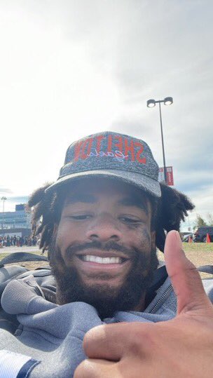ChrisTaylor58's tweet photo. @UConnFootball @Chris5shearin @gaels_football #RMFG https://t.co/i5wsw4Xn6u