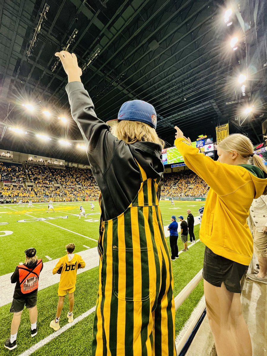 JPetersonKlein's tweet photo. #scheelsgameday https://t.co/BpTJ5YuhwS