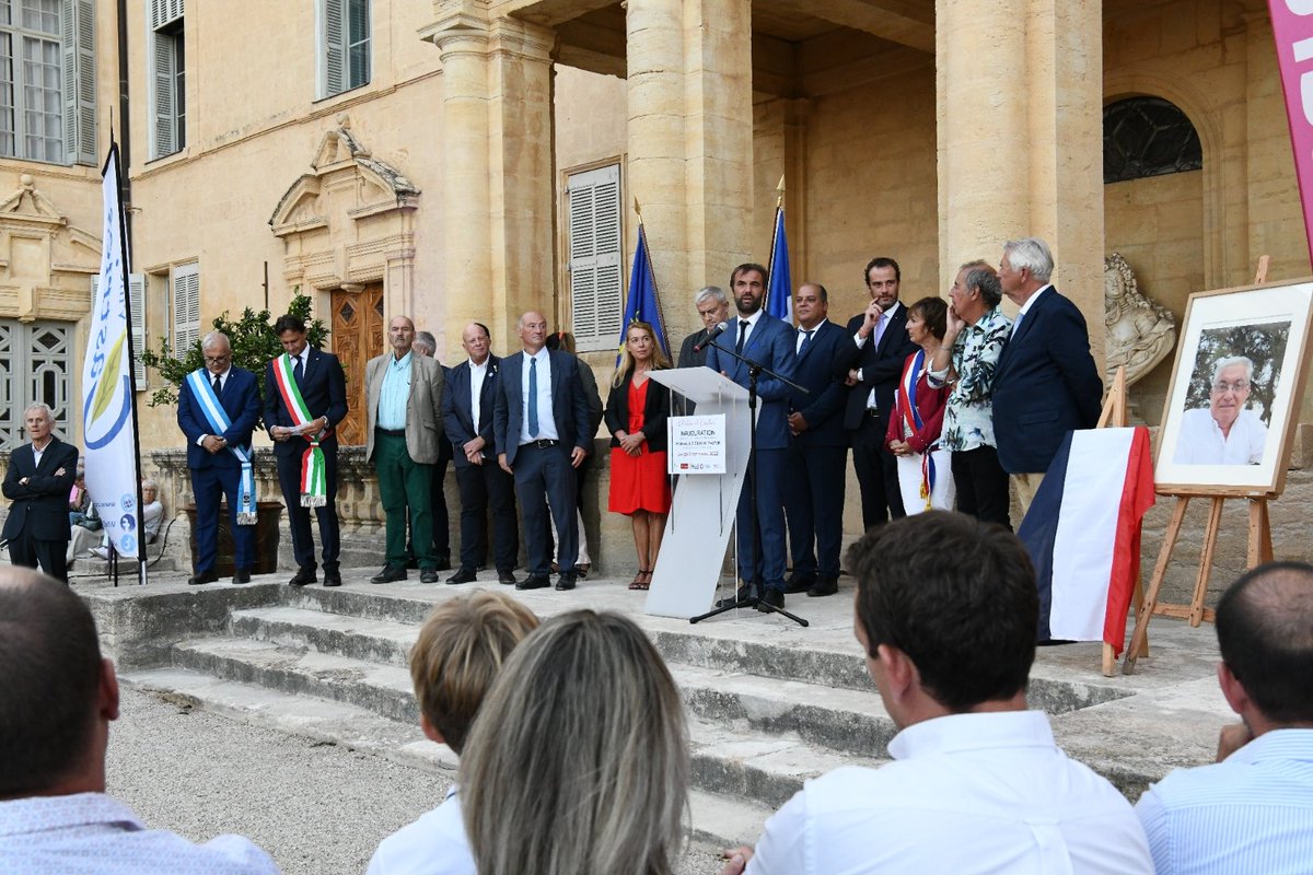 Montpellier3m's tweet photo. 🏰 Retour sur l'inauguration des travaux du Château de @VilleCastries ainsi que de la plaque Gilbert Pastor en hommage à l'ancien maire de la ville.
📸 En présence de @MDelafosse, @FLafforgue, Claudine Vassas, @PensoEric &amp; @YvonPellet https://t.co/TKP9nKo4VR
