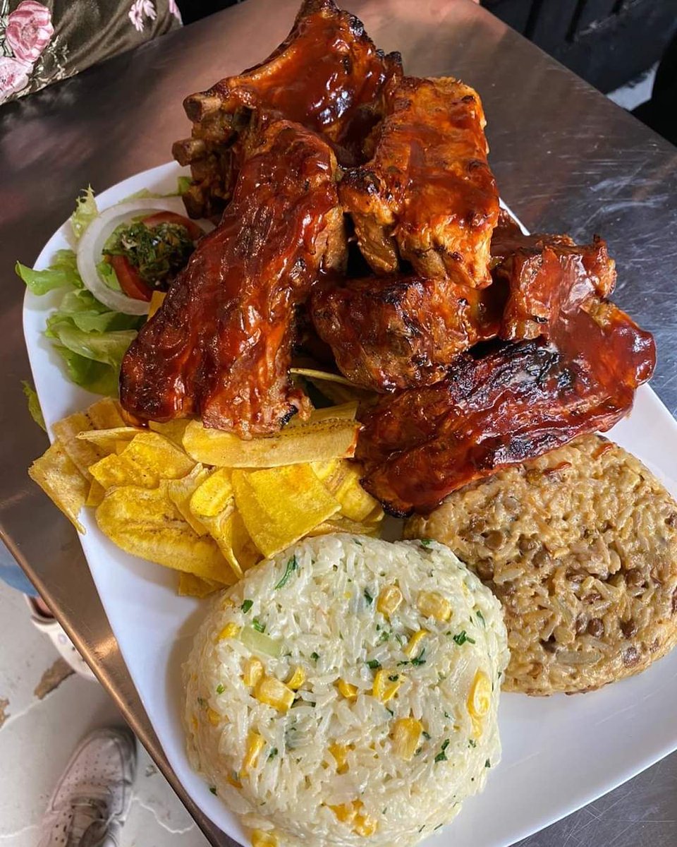 Rukito_grill's tweet photo. #rukitomonster🔥 3 libras de pura costilla bañada en salsa bbq te esperamos con full #arrozconchicle🔥🧀  hasta las 11 Pm 
📍alborada 
📍urdesa 
📍aurora música en vivo 7y30 https://t.co/QFxVvFzqTC