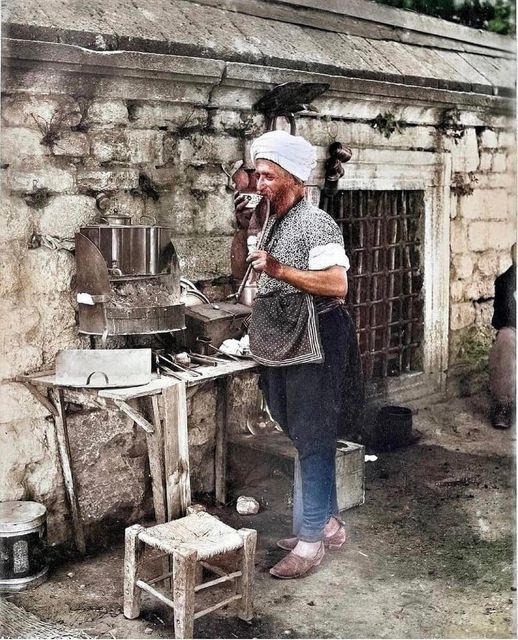 Street side hot coffee vendor, c 1880 Photo ht Cemal Şeviş. 
