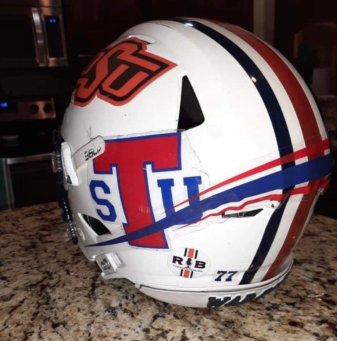 HelmetArch's tweet photo. Game used #77 Auburn Tigers Marquel Harrell Hula All Star Football Game Used Helmet.For sale!!@RealStuff14 @AuburnFootball @AuburnTigers @UniWatch @ban1helmetnfl @WTHelmets @JacksonChrist4 @wtfcoach @JerryQuickel https://t.co/kz9ZcWHLej