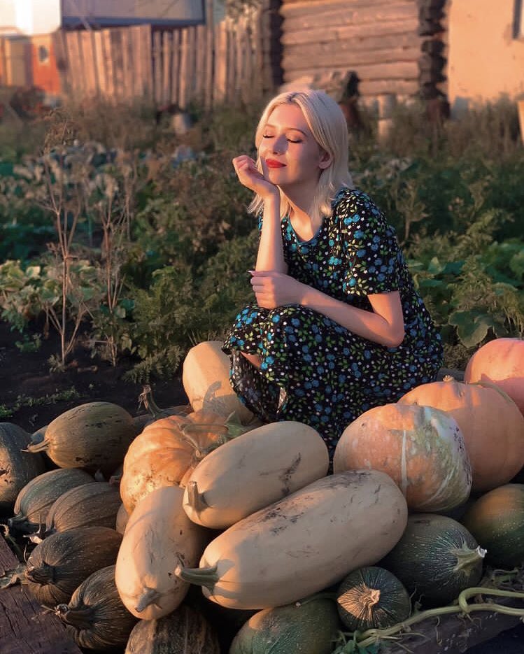 Wonderful idyllic life, enjoy this weekend.