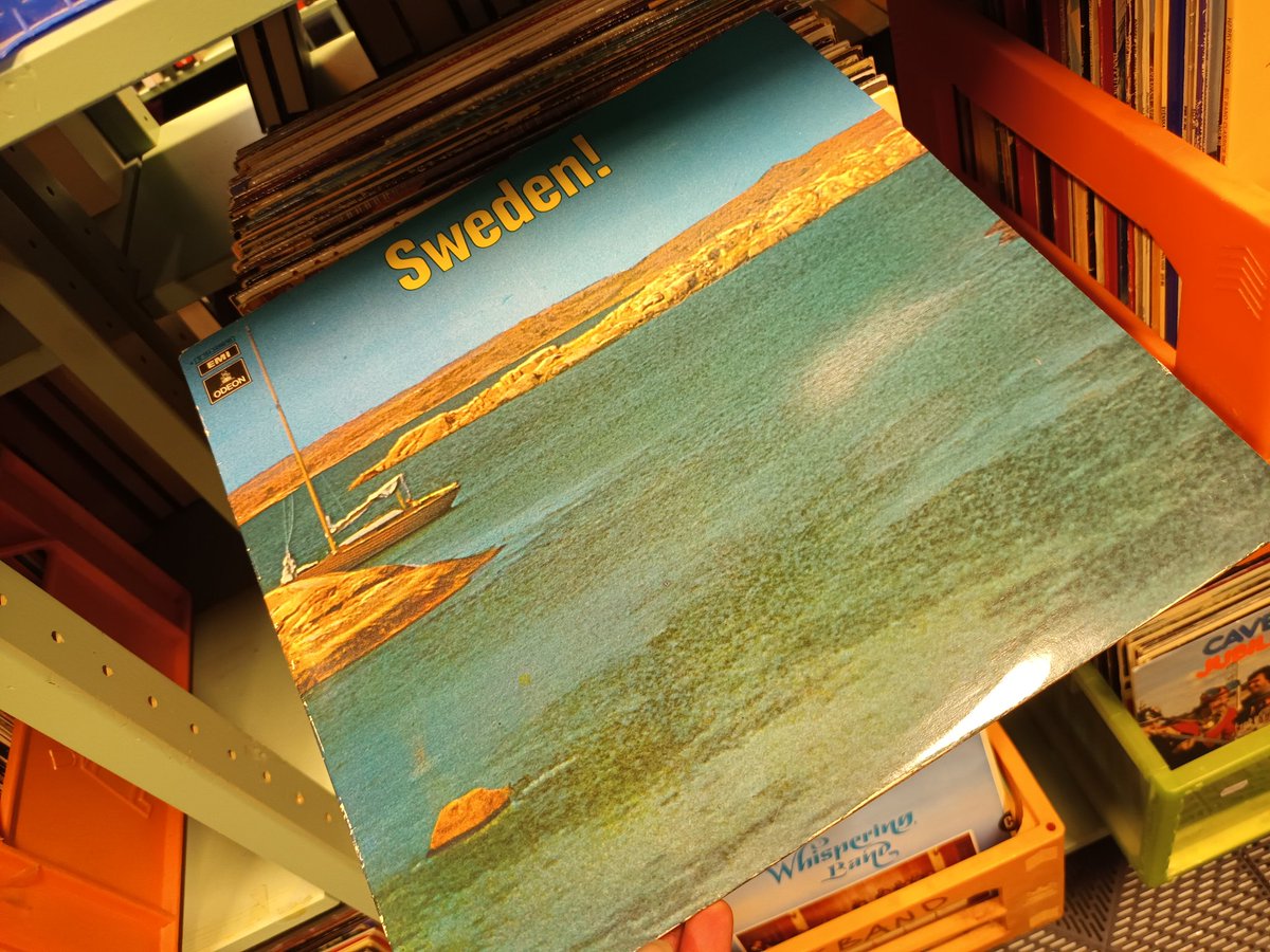 kristallnaach's tweet photo. vom #Dalsland💙💛ins #Värmland
😍 #Erikshjälpen 😘 #Säffle 😇
😎 Wir sind schon bissi bekloppt😝
#Skivor #Vinyl #LP #Schallplatten
#Plattensammler⚫️#Sammelwahn
#Schweden 🇸🇪 #Sverige
#Sweden 🦌 #Elchenländle
#Elchenländle22🇸🇪#VästraGötaland https://t.co/w1fyrRU8Hh