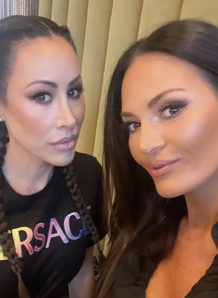 LisaBarlow7's tweet photo. Angie and I have been friends for years. #freshwolf is always at the Lunatic Fringe S Temple location. Fumi thanks for always making my hair amazing. ๐ https://t.co/9dIEtqTByd