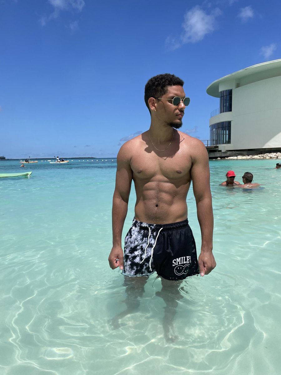 peyweekdy's tweet photo. For shore https://t.co/O29U4KMdvc