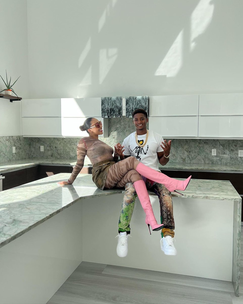 rissag97's tweet image. We bought a house 🏡 ❤️